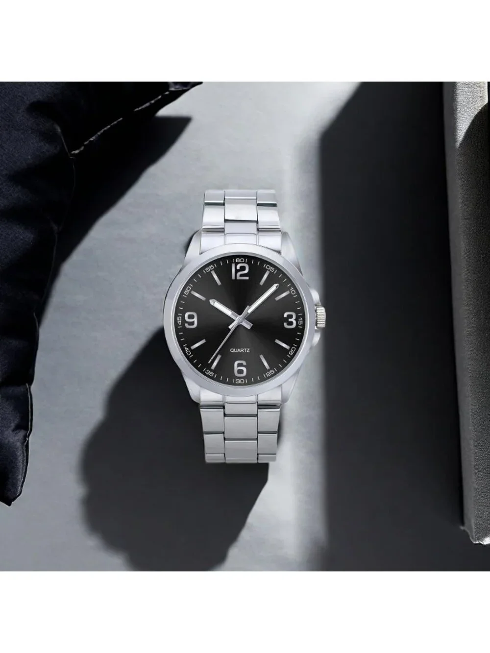 Men's Silver And Black Analog Stainless Steel Case Arabic Numerals Classic Watch